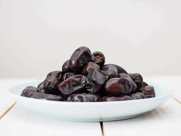 خرما مضافتی بم مناسب برای پذیرایی خاص